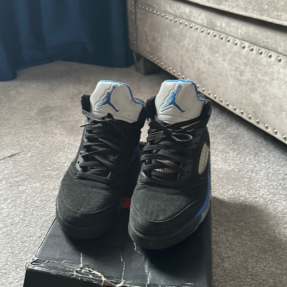 Racer blue Jordan 5’s